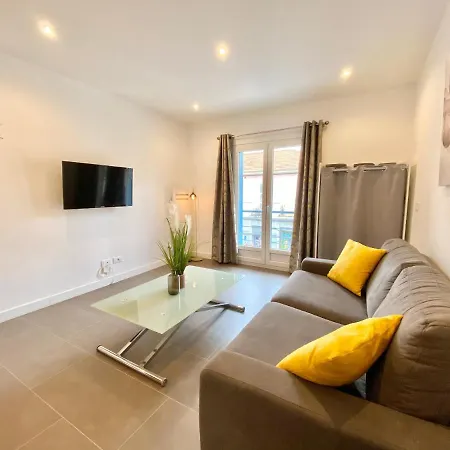 L'azureen Apartment